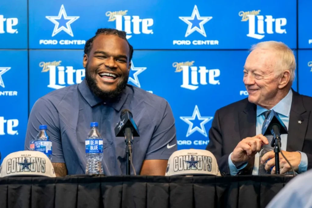 Mazi Smith and Jerry Jones at the NFL Draft